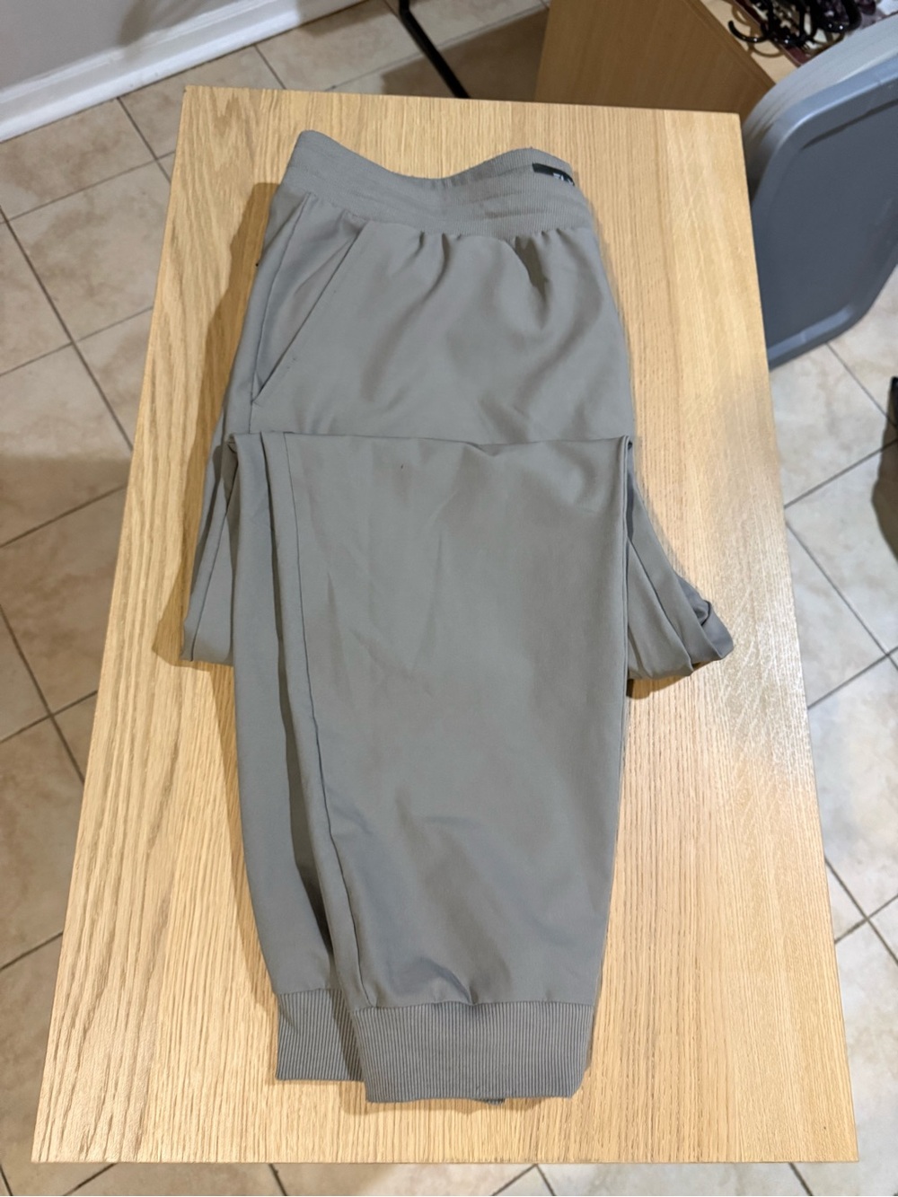 Men's Gray Jogger Sweatpants - Brand Unspecified